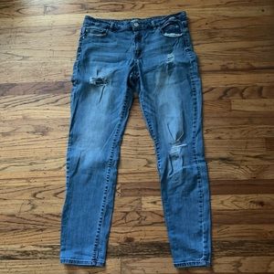 Distressed Refuge Jeans